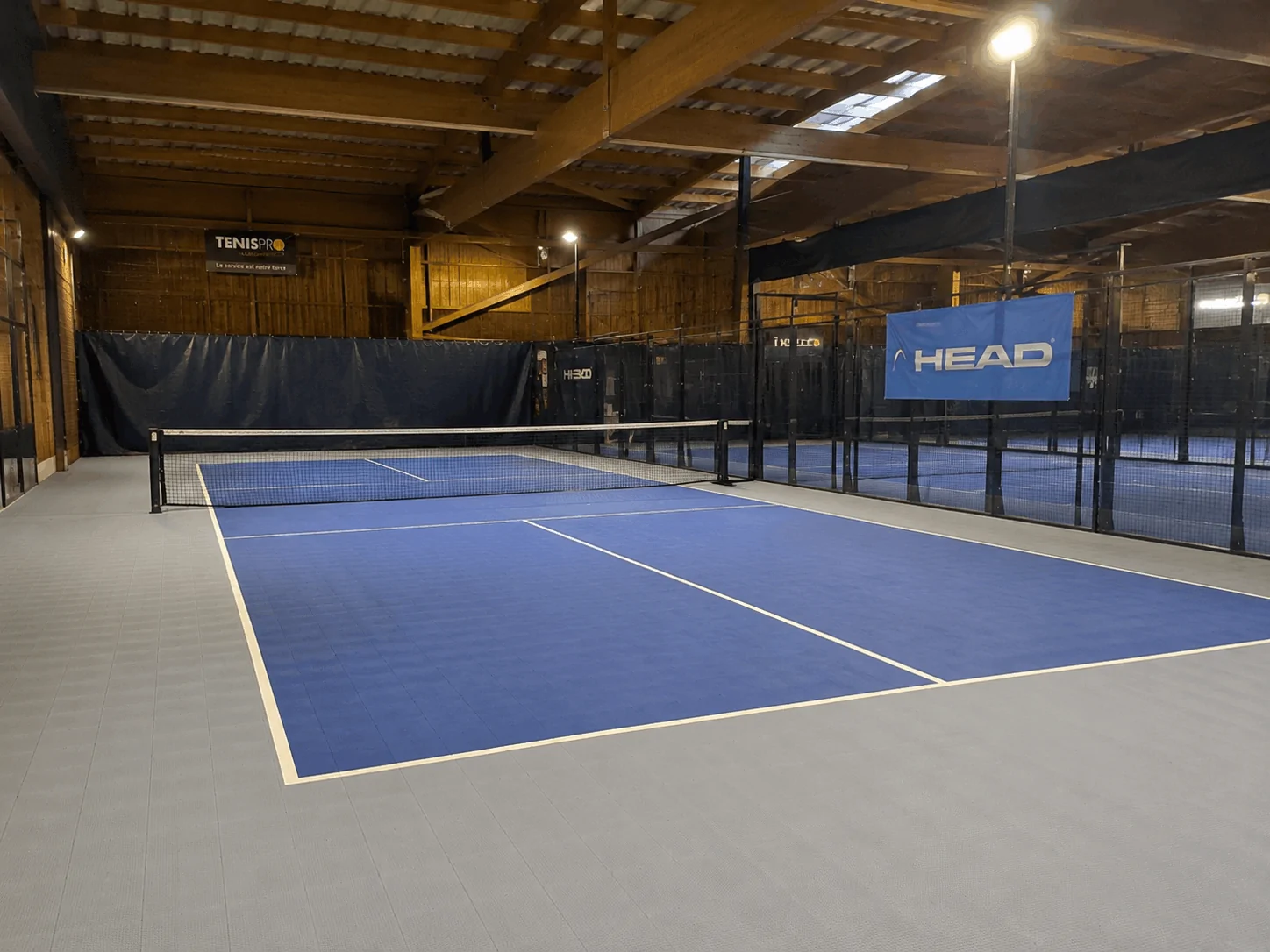 réalisations Terrain de pickleball intérieur sol clipsable dans un club de Tennis à Dijon